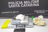 PM encontra droga escondida em compartimento secreto de carros em Gaspar