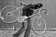 Homem � preso ap�s tentar roubar bicicletas em escola de Gaspar