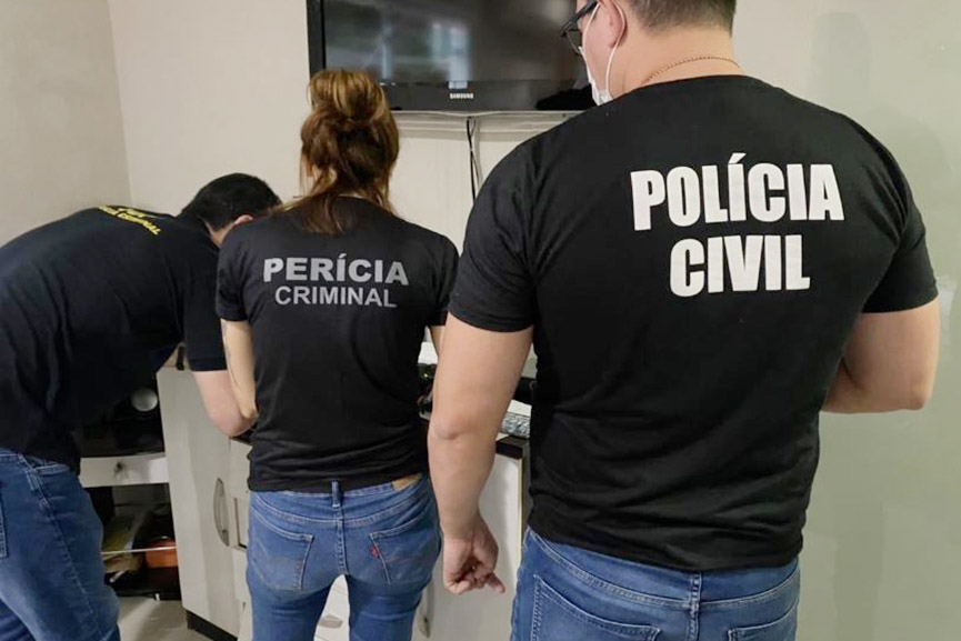 Morador de Gaspar � preso por armazenar mais de 250 v�deos de sexo envolvendo crian�as e adolescentes