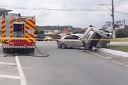 Crian�a fica ferida em acidente no trevo da Parolli, em Gaspar