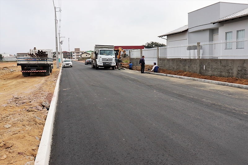 Prefeitura de Gaspar inaugura rua Frei Ant�nio Moser, no bairro Coloninha