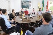 Empres�rios cobram pavimenta��o asf�ltica nas vias da Rota das �guas de Gaspar