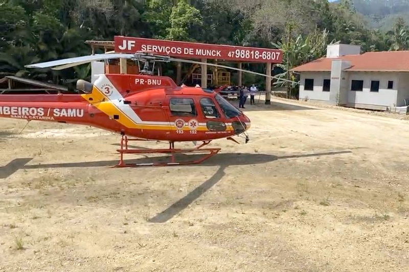 Jovem fica gravemente ferida ap�s ser atropelada por carreta na BR-470, em Api�na