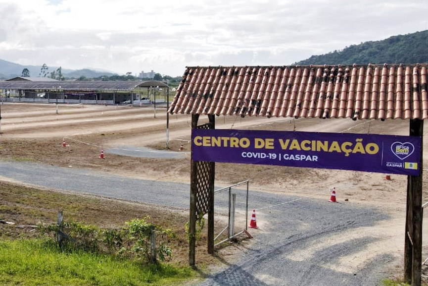 Centro de Vacina��o Covid-19 de Gaspar aberto at� �s 19h nesta quarta-feira	