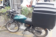 Homem � hospitalizado ap�s colis�o entre carro e moto no Centro de Gaspar