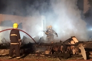 Inc�ndio destr�i casa no bairro Figueira, em Gaspar