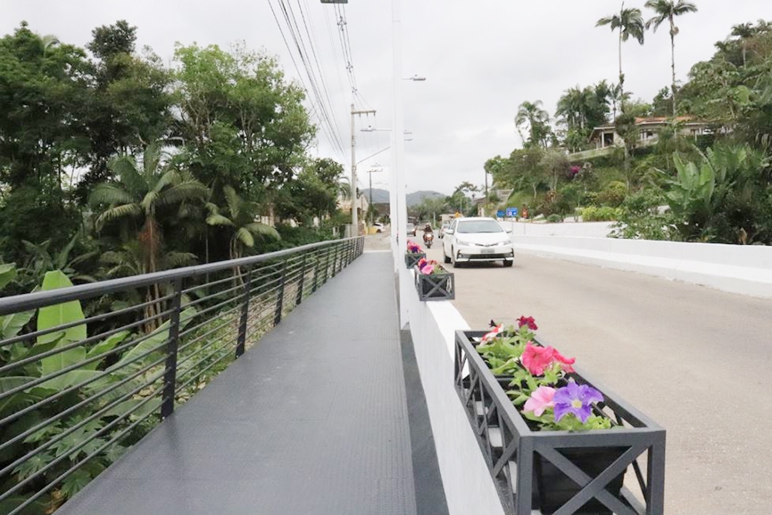 Ponte do Alvorada � totalmente liberada ap�s conclus�o em obra na passarela