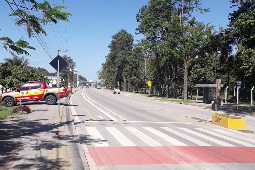 Ciclista � hospitalizado ap�s atropelamento na rua Itaja�, em Gaspar