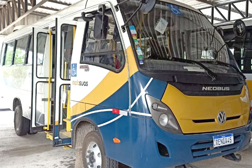 Apae de Gaspar recebe micro-�nibus que vai beneficiar 680 alunos