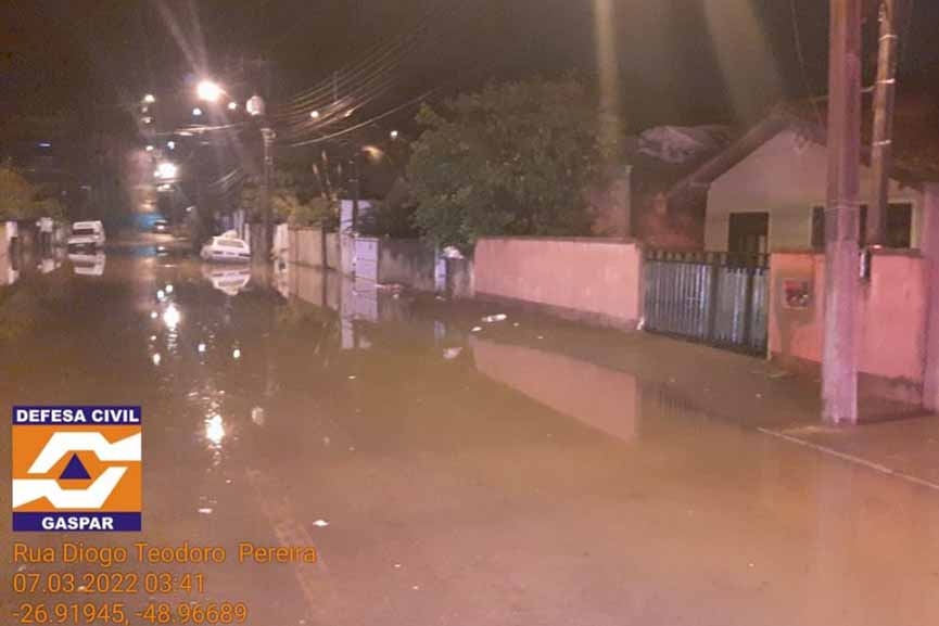 Temporal resulta em alagamentos, deslizamentos e destelhamento em Gaspar