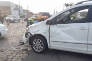 Jovem fica ferido ap�s acidente com moto e dois carros em Gaspar