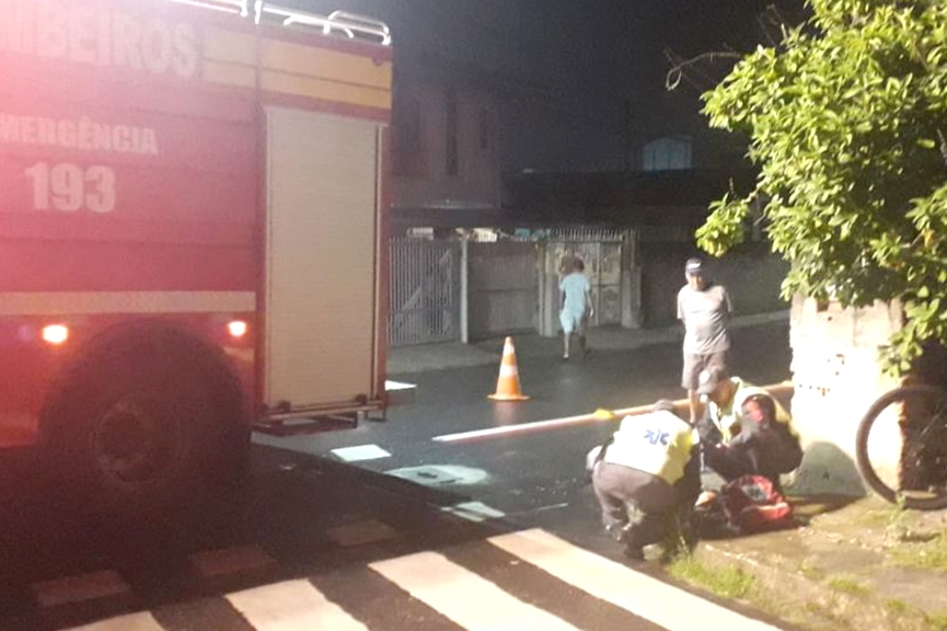 Menor � hospitalizada ap�s ser atropelada por carro no bairro Sete, em Gaspar