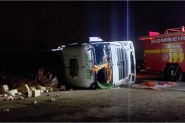 Tombamento de carreta deixa motorista ferido na BR-470, em Ilhota