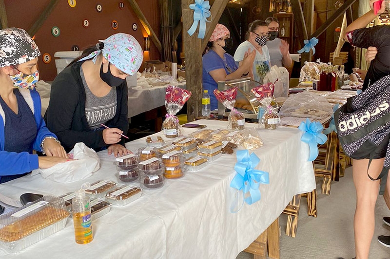 Feira de produtos artesanais movimenta bairro Arraial do Ouro no domingo