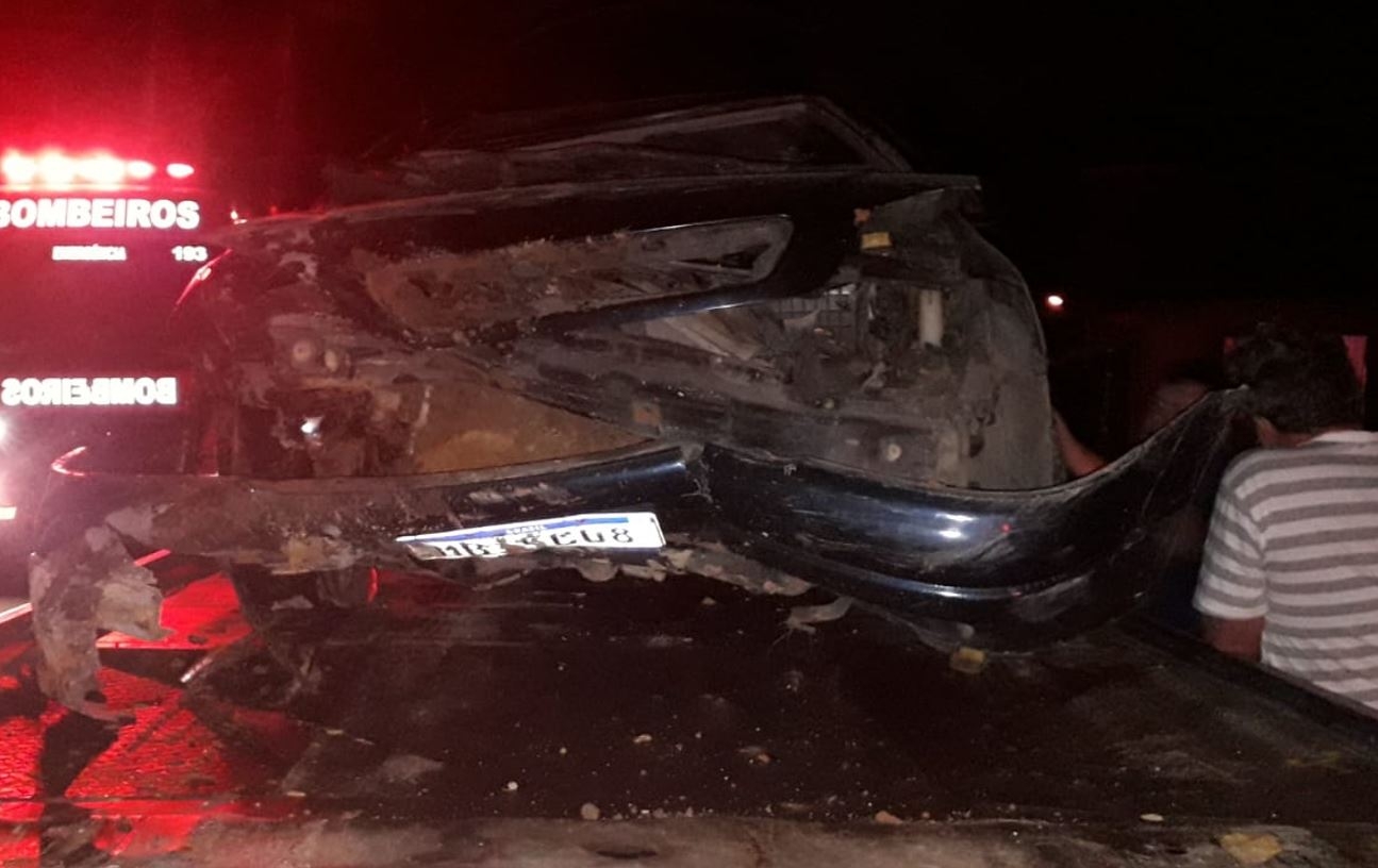 Capotamento deixa duas pessoas feridas no Gaspar Grande, em Gaspar