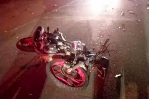 Coliso entre motos resulta na morte de dois homens na BR-470, em Indaial