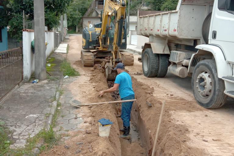 Samae substitui rede de água em rua do Bela Vista, em Gaspar