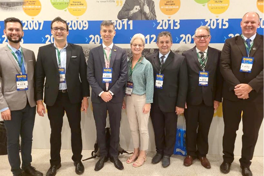 Prefeitos participam de movimento em defesa dos munic�pios em Bras�lia