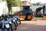 Frota do Samae de Gaspar aumenta com compra de cinco motos e uma retroescavadeira