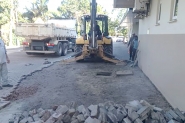 Prefeitura e Samae consertam pavimenta��o danificada pela chuva no Hospital de Gaspar