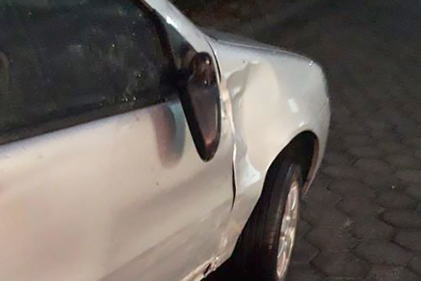 Acidente entre carro e moto deixa dois feridos na Rodovia Ivo Silveira, em Gaspar