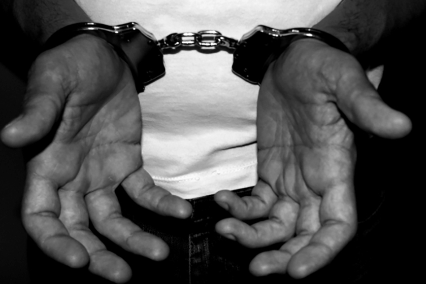 Homem embriagado se envolve em acidente, foge e acaba preso pela PM em Gaspar