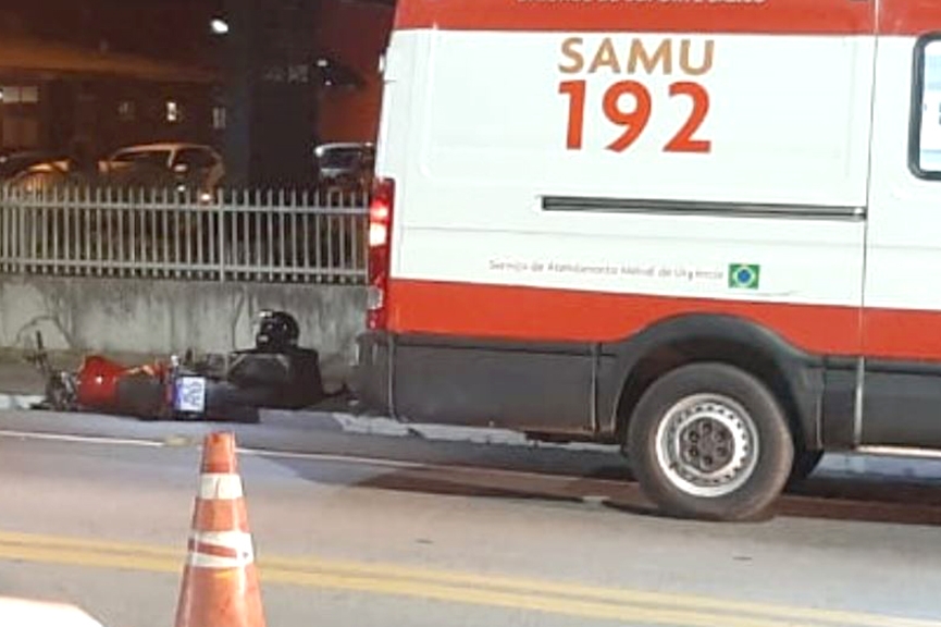 Motociclista fica ferido ap�s se envolver em acidente no Centro de Gaspar