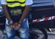 Motoboy que fazia delivery de drogas � preso no Bela Vista, em Gaspar