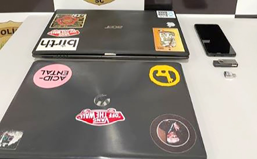 Professor preso por crime de pornografia em Gaspar entra com atestado m�dico