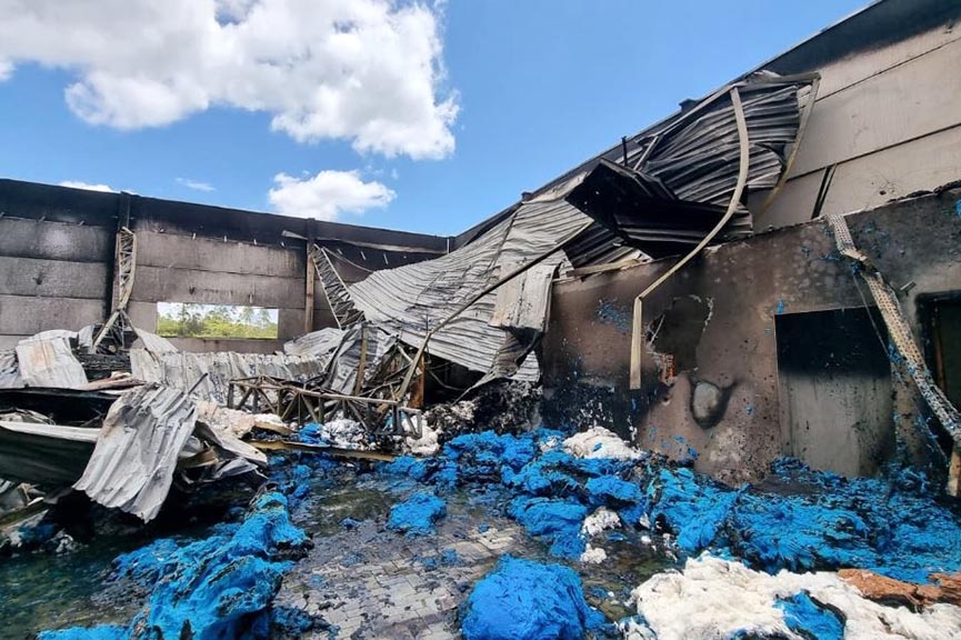 Corpo de Bombeiros detalha incêndio que destruiu galpão têxtil em Gaspar