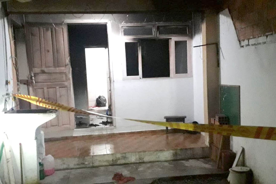Inc�ndio atinge casa no bairro Gaspar Grande