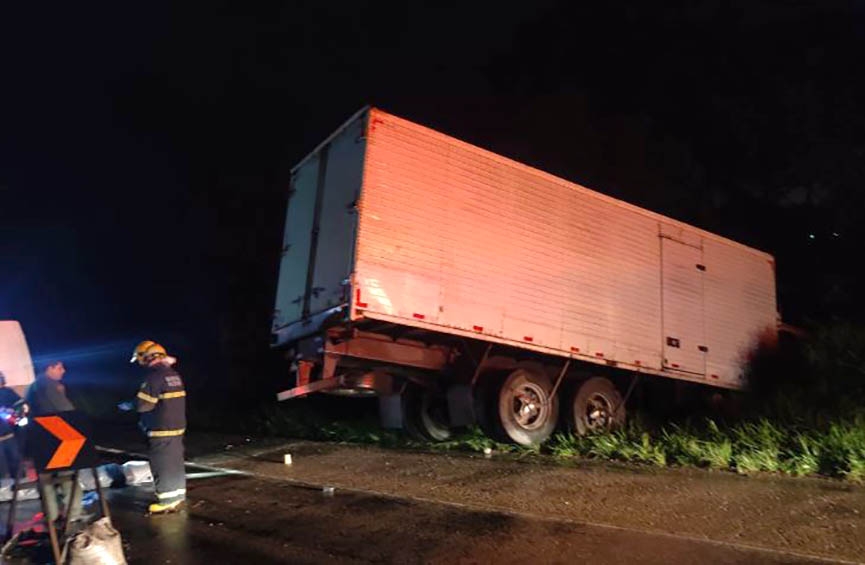 Motorista tem mal súbito, salta de caminhão em movimento e morre na BR-470, em Gaspar