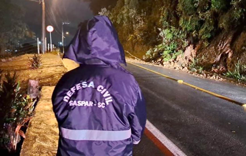 Gaspar em alerta m�ximo para risco muito alto de deslizamentos
