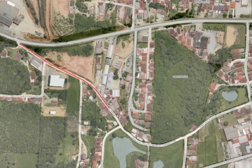 Rua do Barrac�o � interditada para lan�amento de revestimento asf�ltico