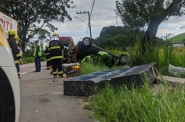 Carro capota e mulher fica ferida na Rodovia Jorge Lacerda, em Gaspar