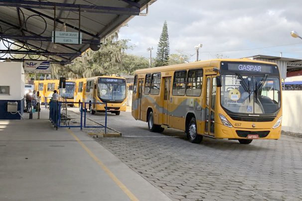 Usu�rios do transporte coletivo devem fazer recadastro do Cart�o do Estudante