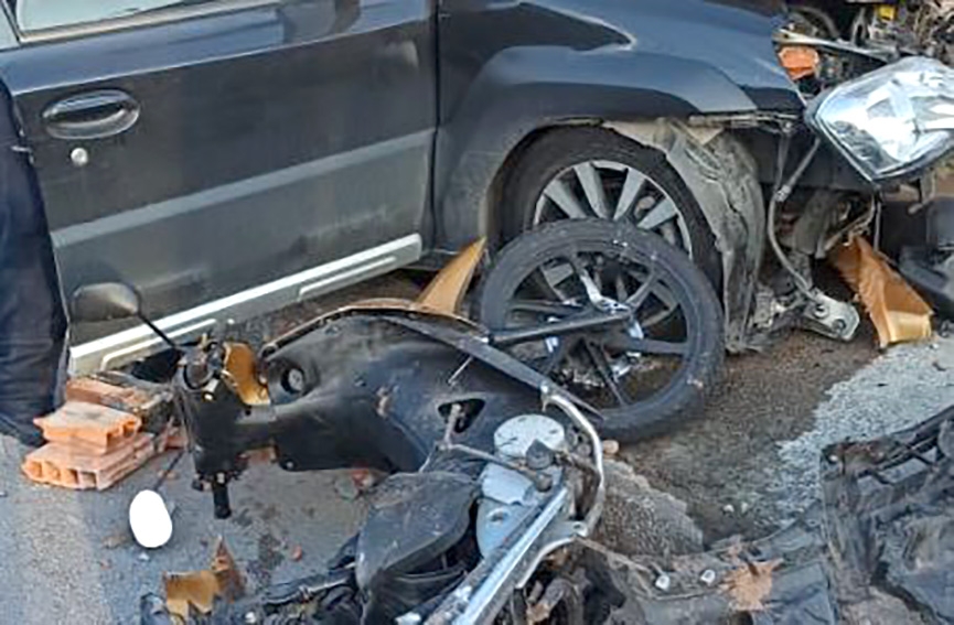 Colisão destrói carro e moto e deixa dois feridos no Bela Vista, em Gaspar