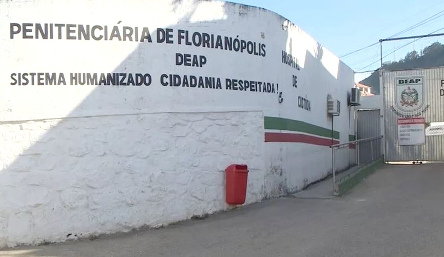 Três pessoas morrem em incêndio em penitenciária em Florianópolis