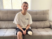 Jovem de Gaspar precisa de ajuda para comprar prótese para a perna