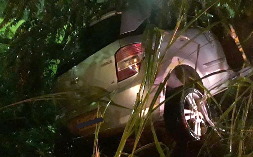 Morre idoso que colidiu carro contra �nibus e �rvore no Barrac�o, em Gaspar