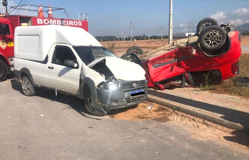 Acidente com capotamento deixa homem ferido em Ilhota