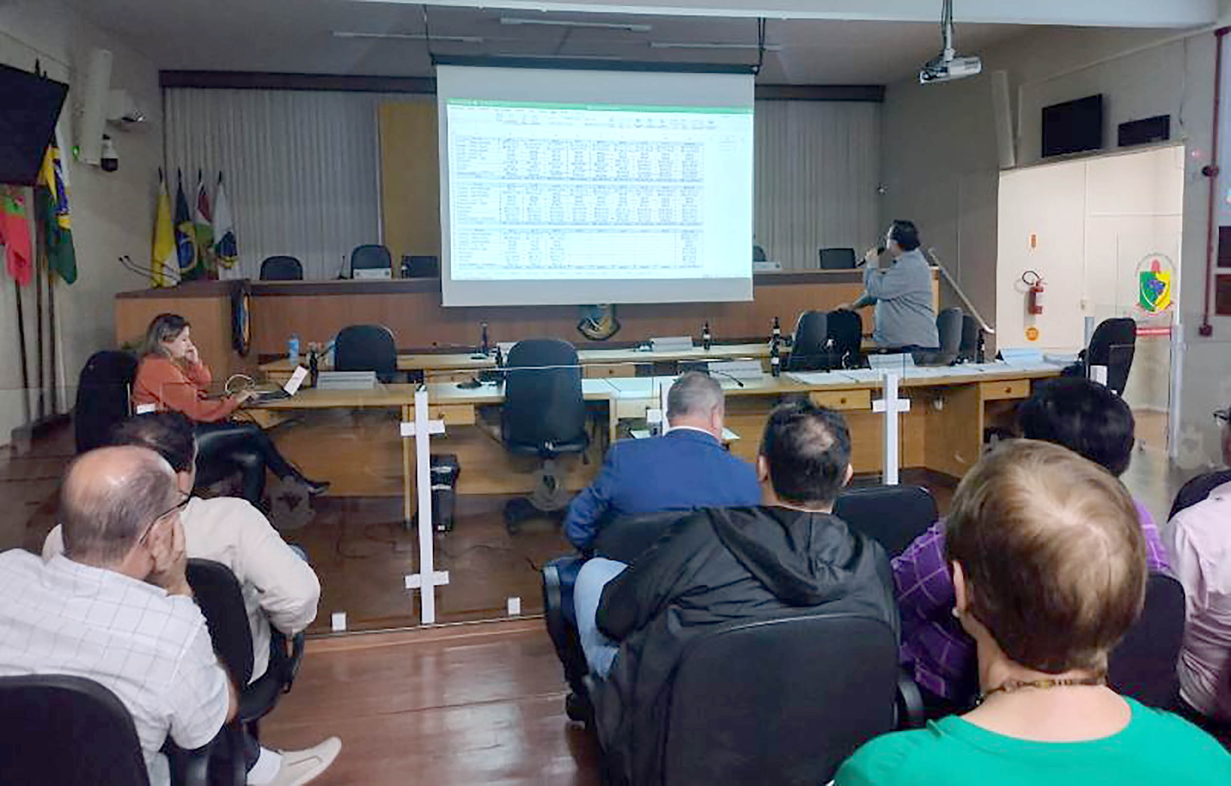 Presta��o de contas mostra n�meros do Hospital de Gaspar na C�mara de Vereadores