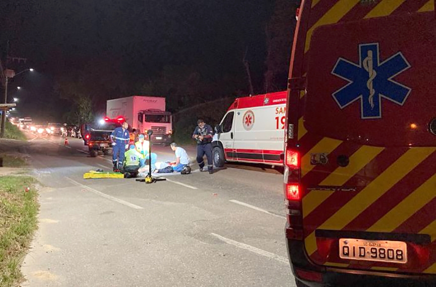 Motociclista e gestante s�o levados ao hospital ap�s colis�o frontal na Ivo Silveira, em Gaspar