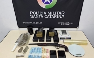 Traficante é preso com arma e mais de três quilos de maconha no Bela Vista, em Gaspar