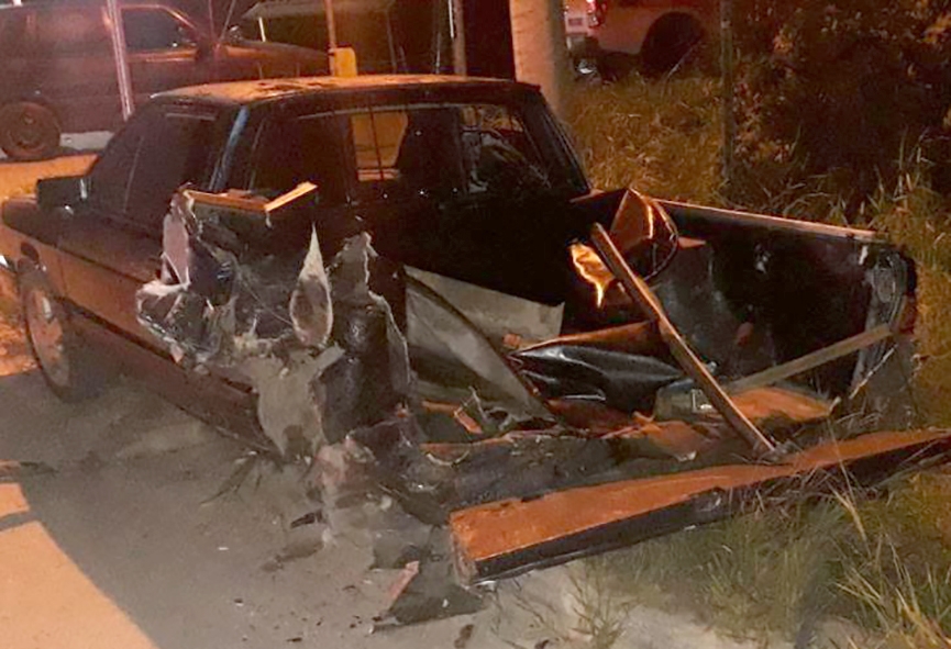 Colis�o traseira deixa duas mulheres feridas no Bateias, em Gaspar