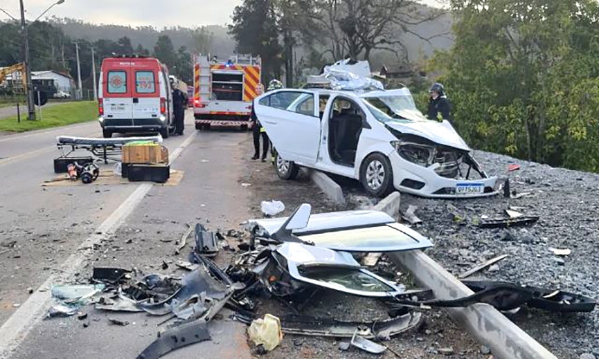 Duas pessoas morrem em colis�o frontal na BR-470, em Ascurra