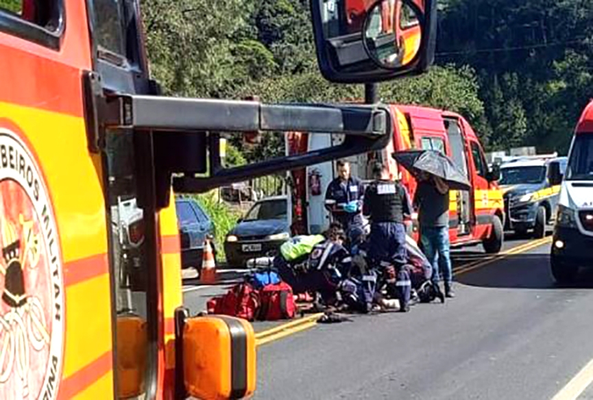 Motociclista fica gravemente ferido em acidente na BR-470, em Gaspar