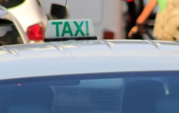 Falsa corrida de taxi termina com roubo e motorista preso em porta-malas de carro em Rio do Sul