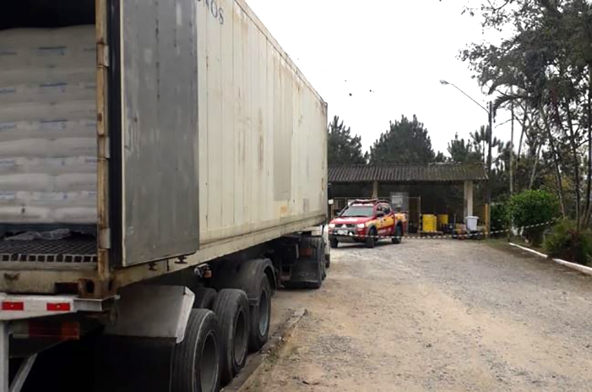 Empresa de Gaspar emite comunicado sobre morte de homem prensado por caminhão