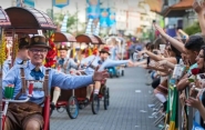 Desfile da Oktoberfest  novamente adiado por conta das chuvas